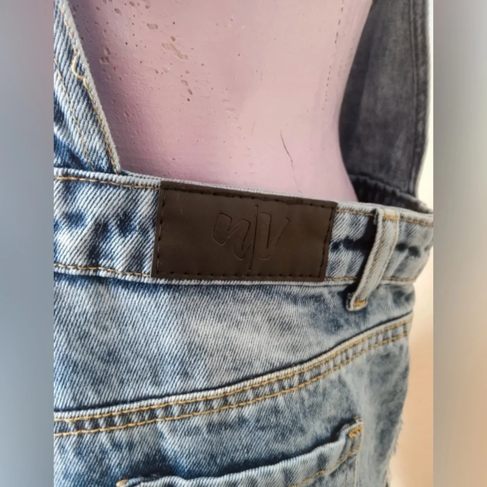 New Vintage Women’s Distressed Denim Short Overalls Size 10 - Shortalls - Picture 11 of 13